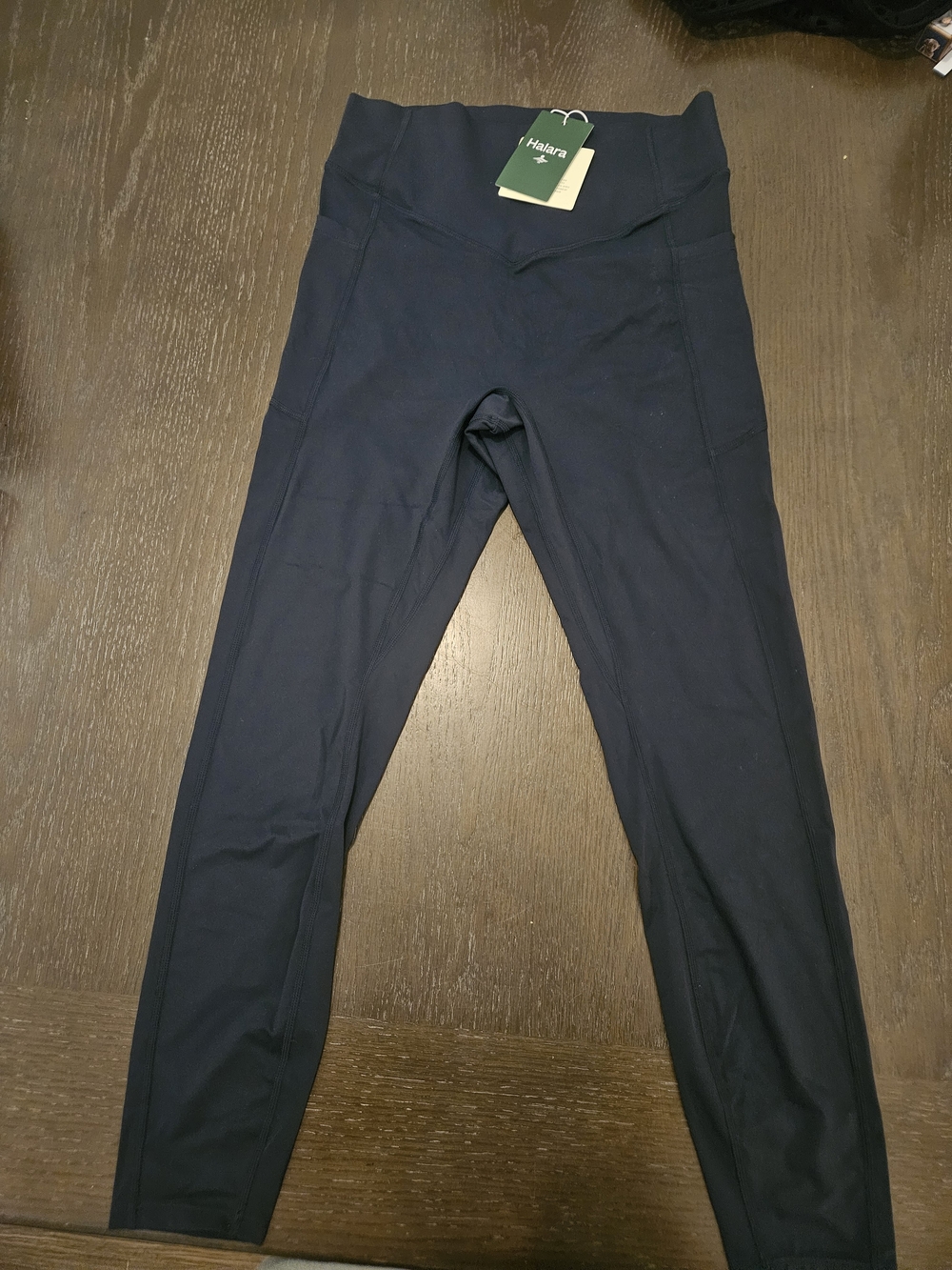 Halara UltraSculpt Leggings M Butt Lifting Scrunch Pocket NWT